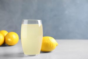benefits of drinking lemon water in summer